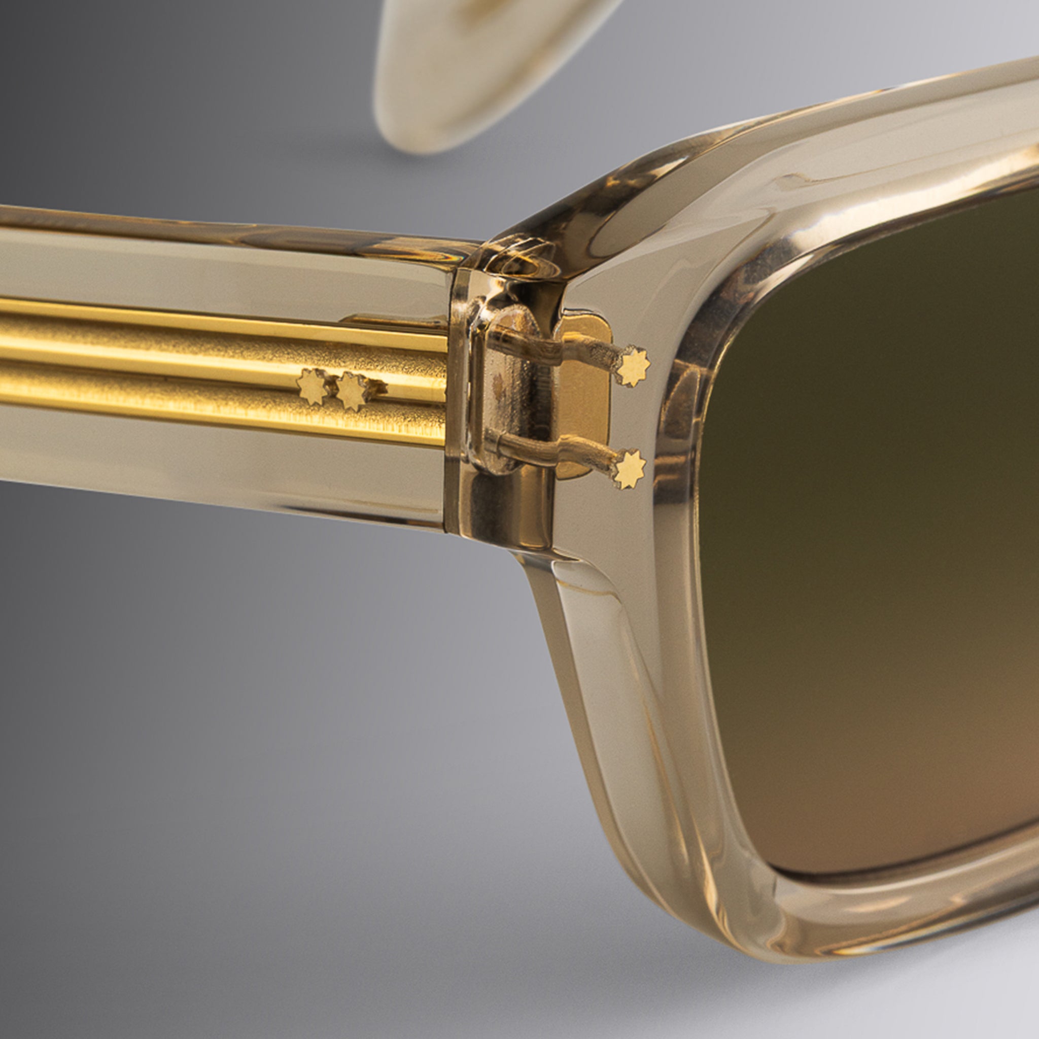 1432 Square Sunglasses – Cutler and Gross