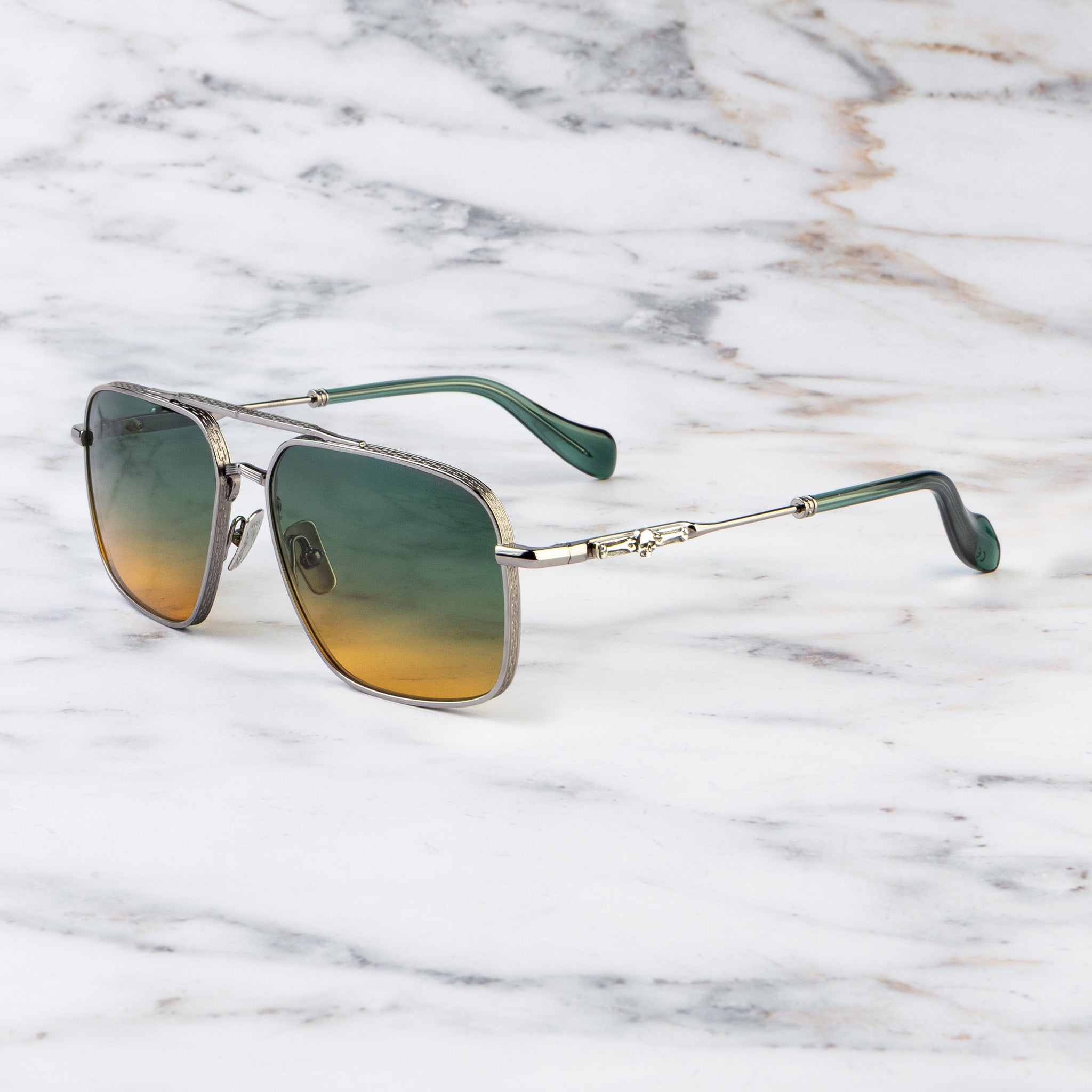 クアーズ・エクストラゴールドのネオン管 The Great Frog Ganton Navigator Sunglass – Cutler and Gross