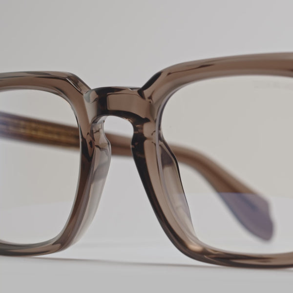 An 360 video of the 1416 Square Optical in Brown Crystal with arms open